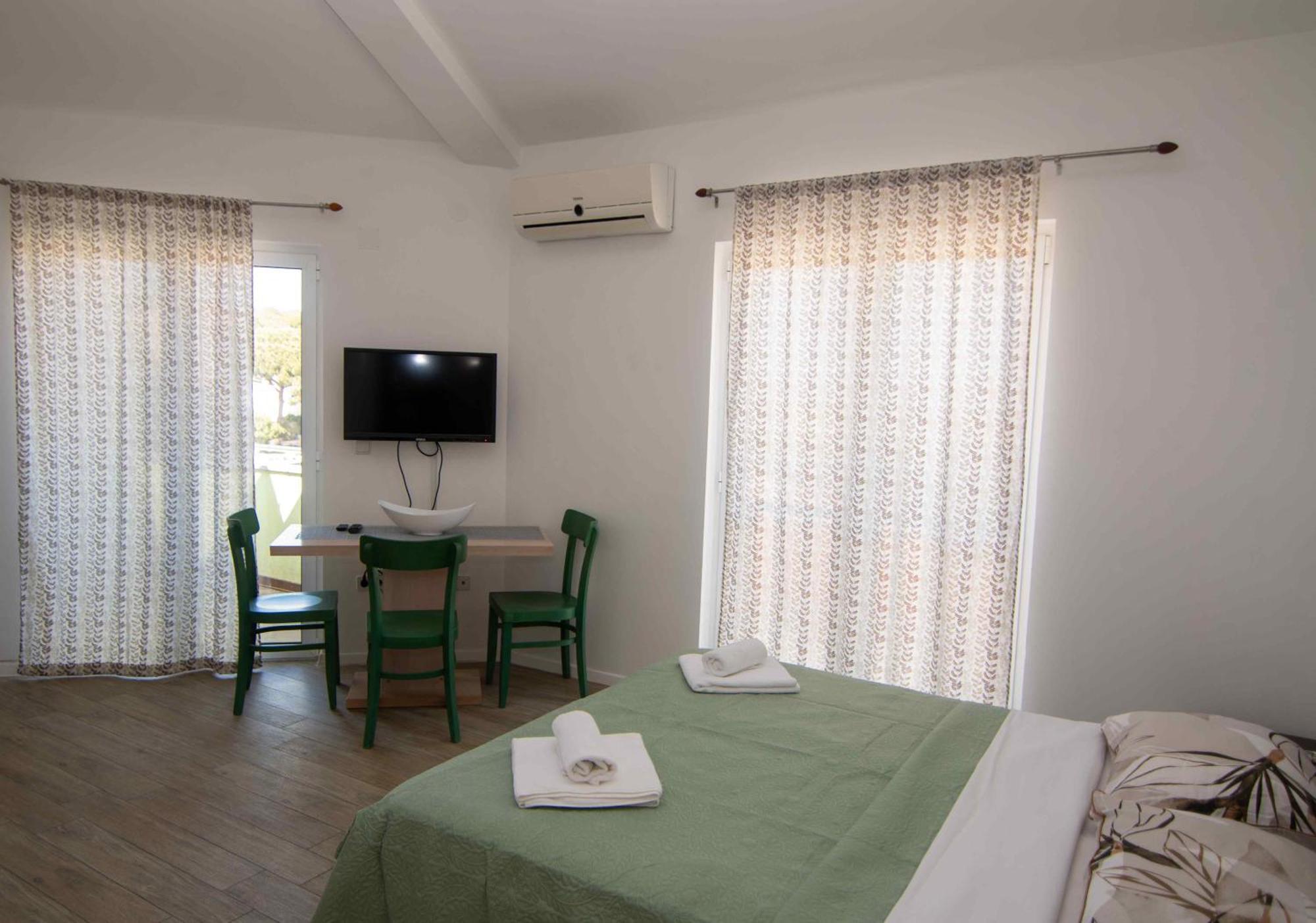Cape Kamenjak Apartments In Premantura Bagian luar foto